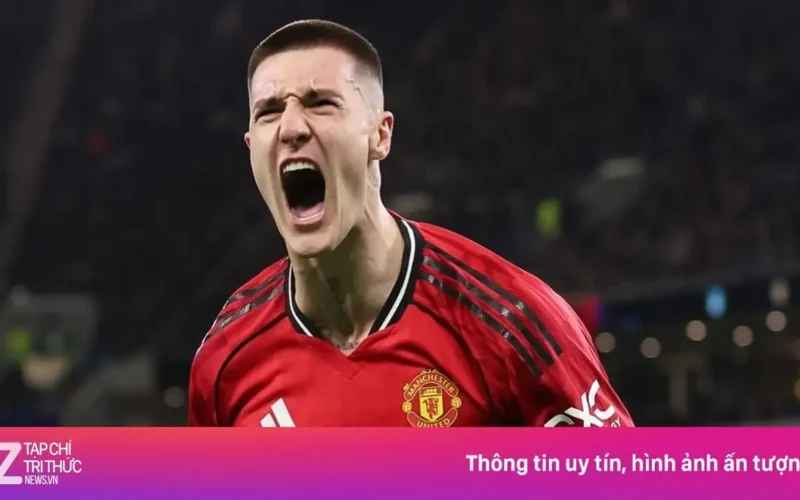 كيف يتابع الجمهور مواجهة مانشستر يونايتد وأستون فيلا عبر البث المباشر؟